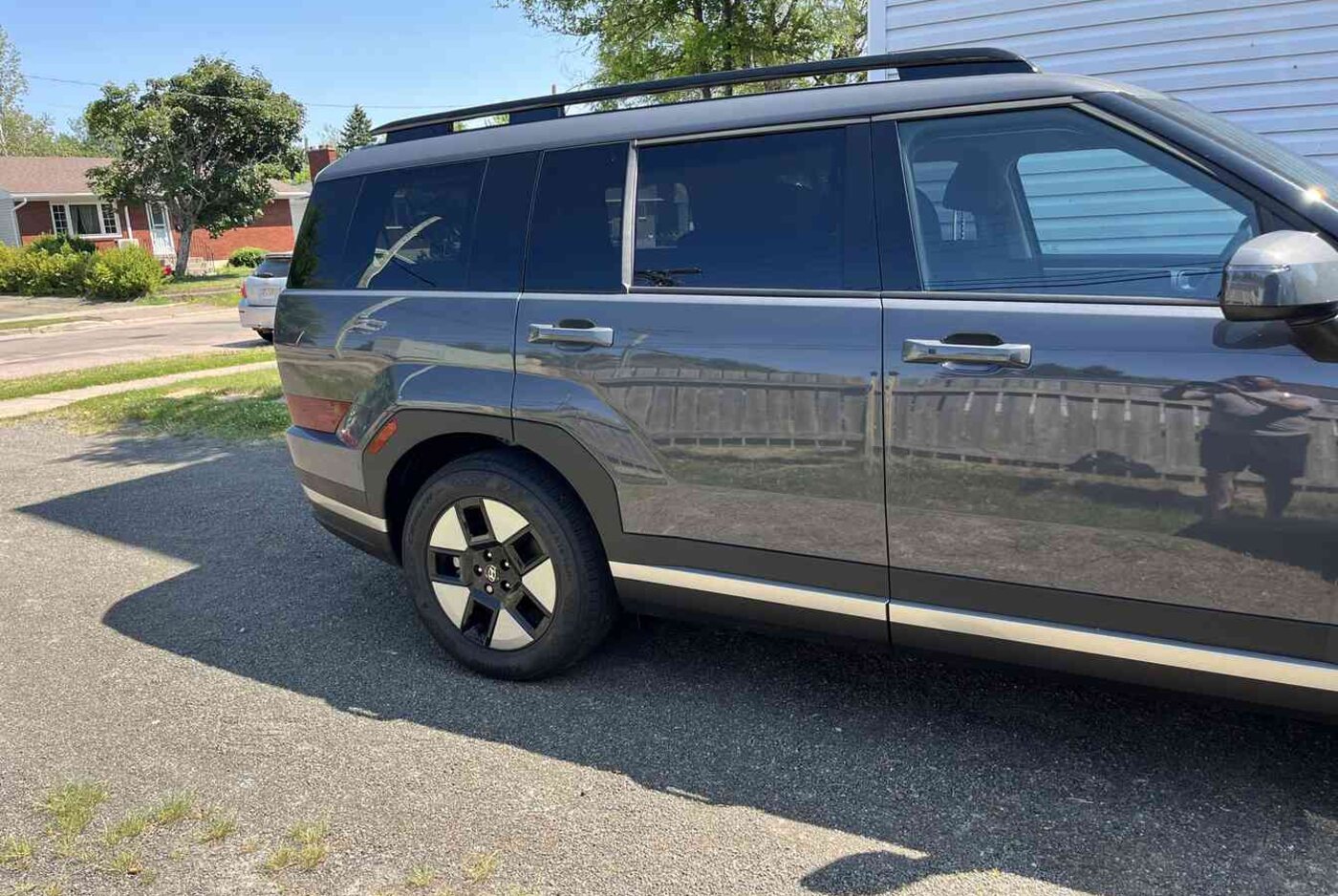 Hyundai Santa Fe 2026 Hybrid seen from the side
